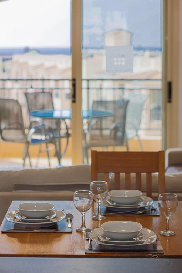 Royal Seacrest Crown-jewel, 2b, Pools, Sea, Center Apartman